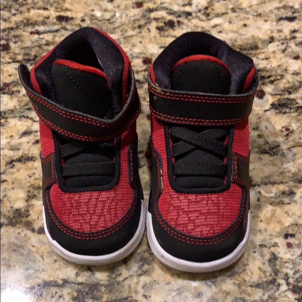 Nike shoes size 4